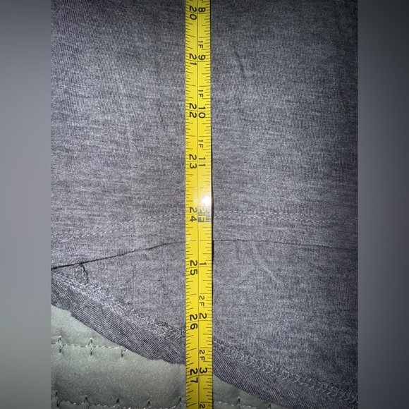 Vince Gray Long Sleeve Shirt Raw Seam Detail
at shoulder and back Sz Small EUC - Picture 6 of 10